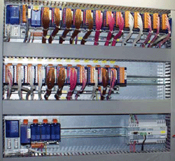Контроллеры Saia®PCD3, которые согласно ANSI/ASHRAE 135-2004 относятся к BACnet®-совместимым контроллерам здания (B-BC), обеспечивают открытую, функционально совместимую автоматизацию зданий. Станции автоматизации сертифицированы по стандарту BACnet® и имеют глобальный знак BTL, означающий подтвержденное испытаниями соответствие стандарту BACnet®.